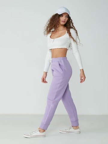 C&City Tapered Pants in Purple
