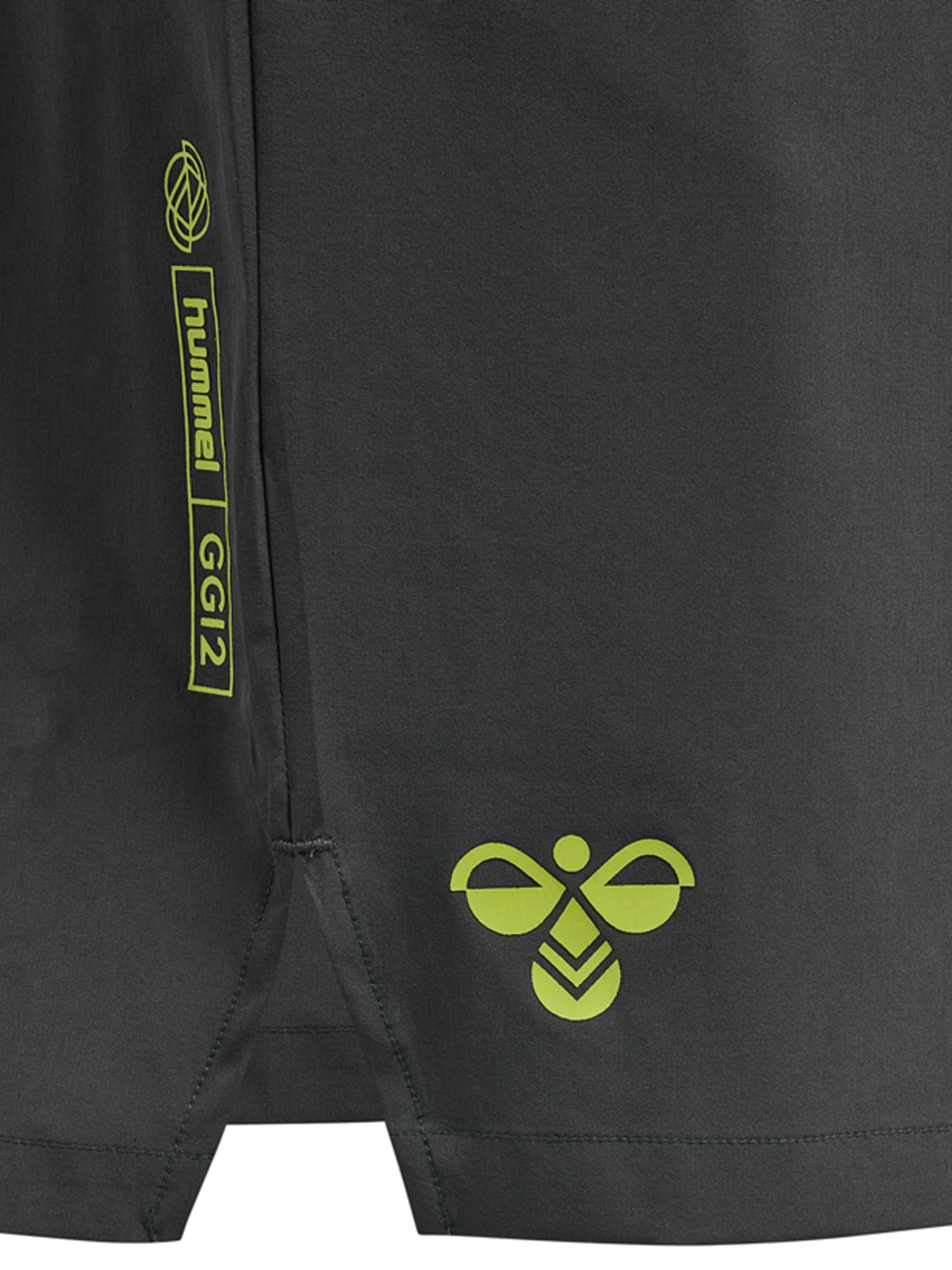 Hummel Regular Sportshorts in Grau