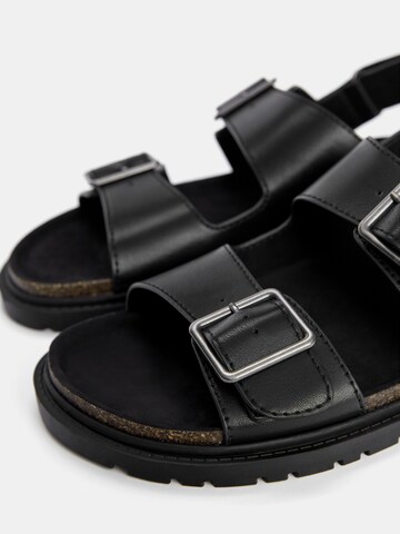 Pull&Bear Sandal i svart