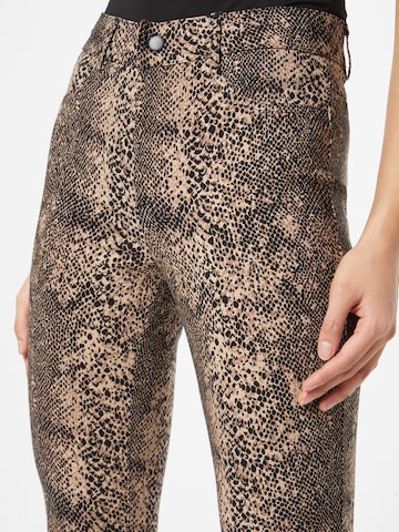 VERO MODA Skinny Broek 'NALA' in Bruin