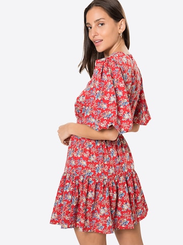 Rochie de la AX Paris pe roșu