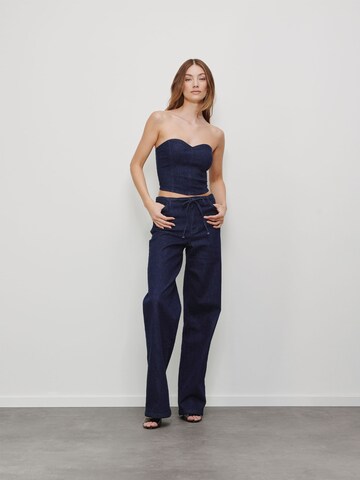 RÆRE by Lorena Rae - Loosefit Vaquero en azul