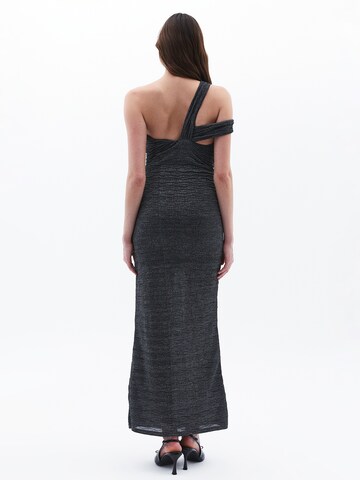 OXXO Kleid in Schwarz