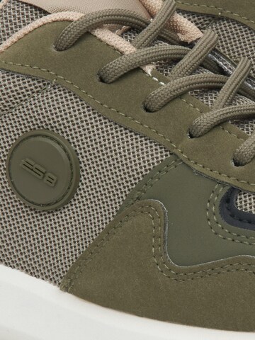 ES8 Sneakers '90-032' in Green