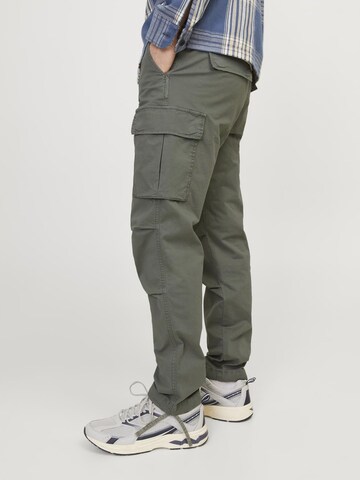 Regular Pantalon cargo 'Ace Tucker' JACK & JONES en vert