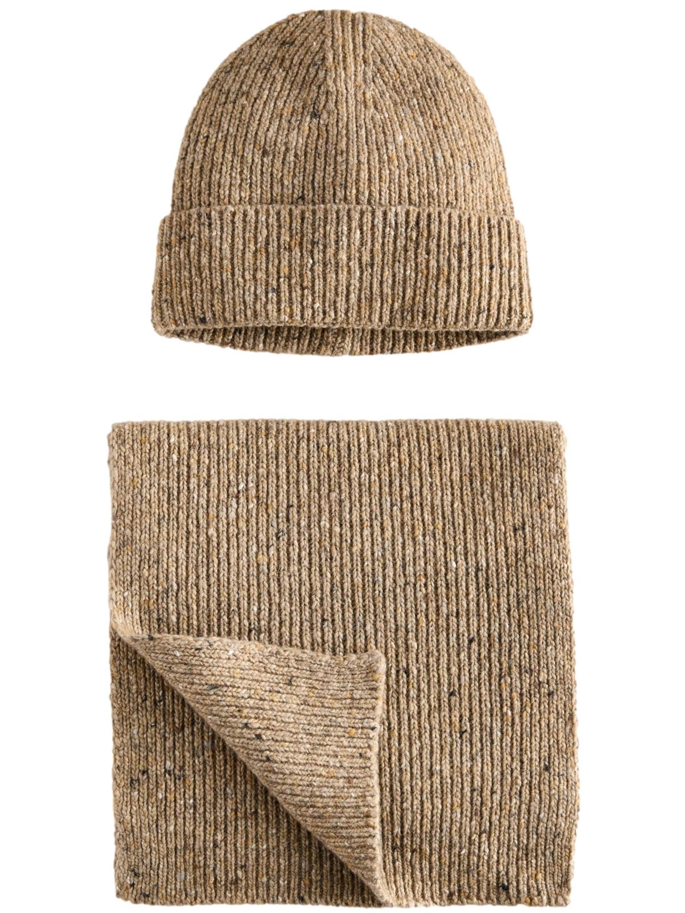 Next Set: Mütze und Schal in Braun: Vorderseite