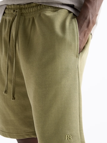 Pull&Bear Широка кройка Панталон в зелено