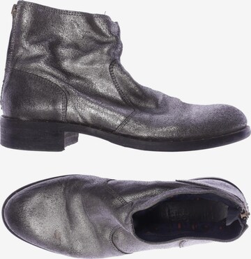 Tommy Jeans Dress Boots in 37 in Silver: front