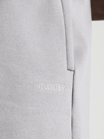 HOLLISTER Normální Kalhoty – šedá