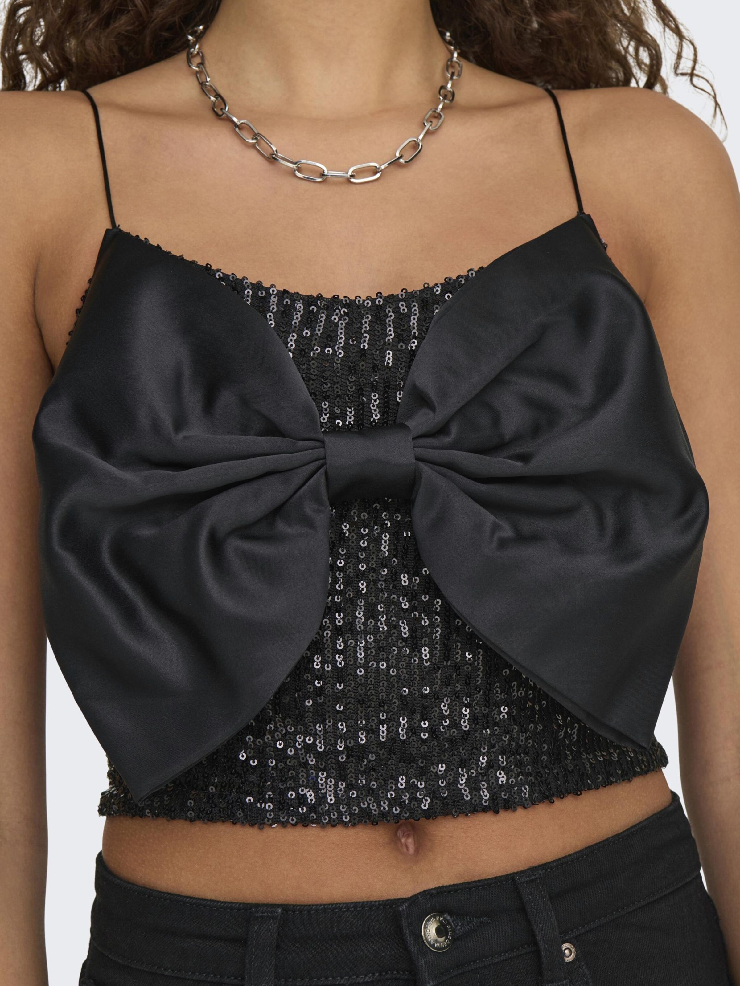 Top 'ANA' di ONLY in nero