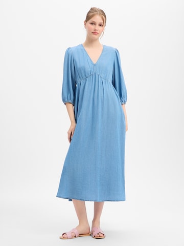 Marie Lund Jurk in Blauw: voorkant