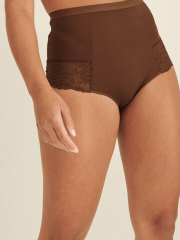 Next - Braga moldeadora en beige