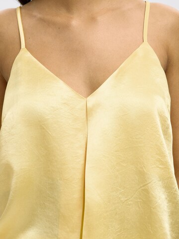 Haut SELECTED en jaune