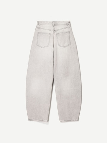 Bershka Luźne Jeansy w kolorze szary