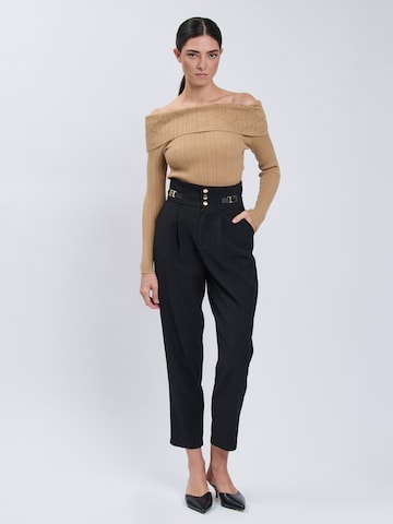 Influencer Pullover in Braun