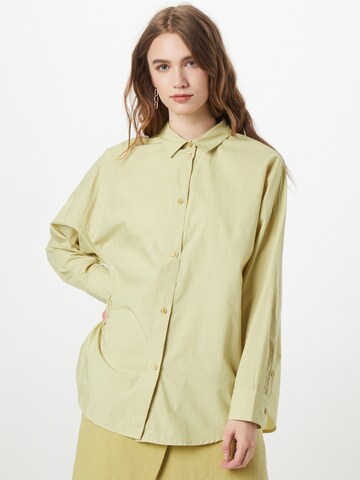 Monki Blouse in Green: front