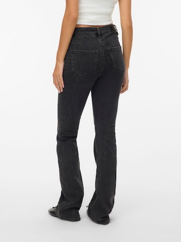 VERO MODA Flared Jeans‌‌‌‌‌‌‌ in Schwarz