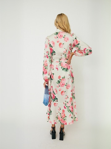 Rochie ' Larecras ' de la Crās pe roz