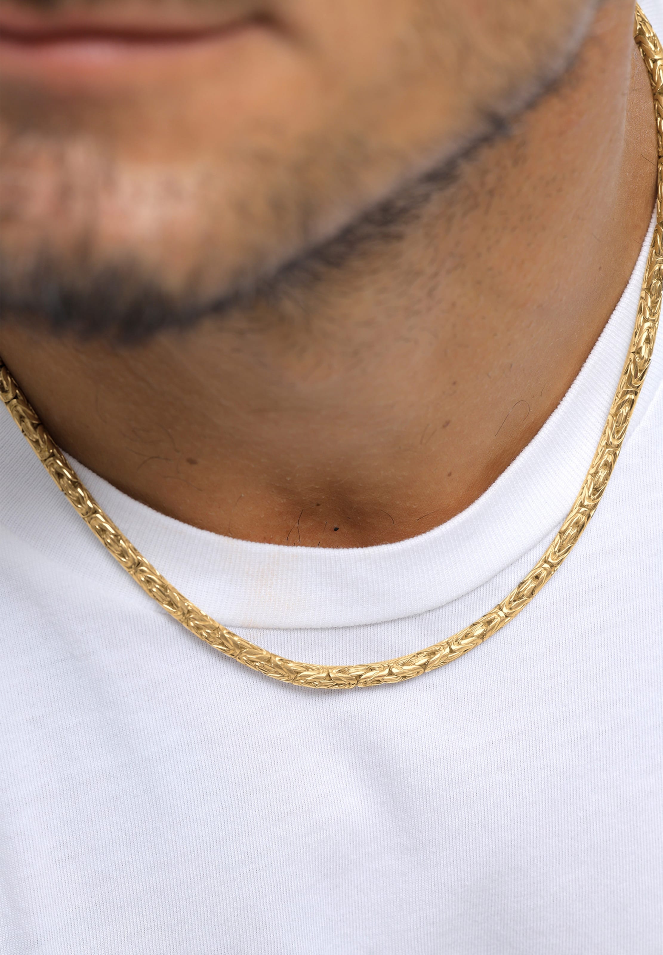 KUZZOI Necklace in Gold: front