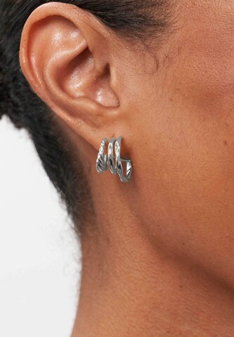 Stilnest Earrings 'Flux Triple' in Silver: front