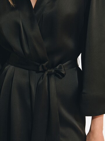 ETAM Seiden-Negligé 'Pearly' in Schwarz