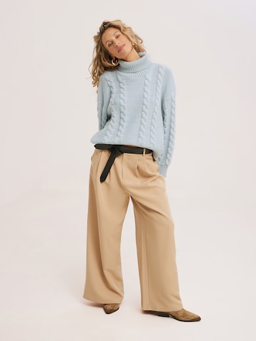 Kamila Šikl Loosefit Hose in Beige: Vorderseite