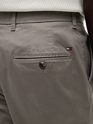 Regular Pantalon chino 'Denton' TOMMY HILFIGER en gris