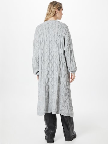 In The Style Плетена жилетка в сиво