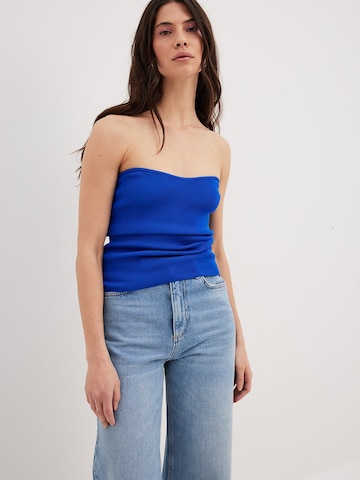 Tops en tricot NA-KD en bleu : devant