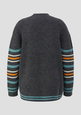 TRIANGLE Cardigan i grå