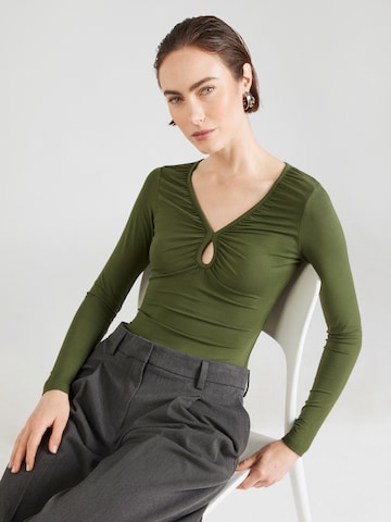 ABOUT YOU Shirt body 'Ella' in Groen: voorkant