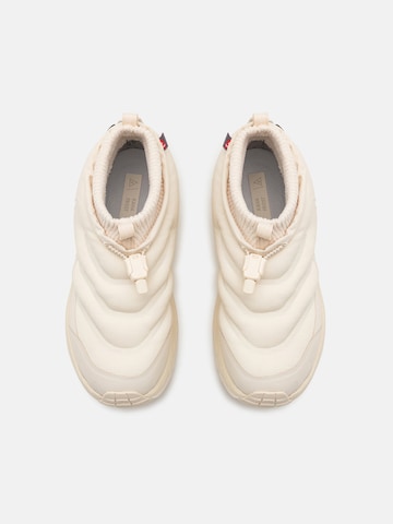 Chaussure de sport 'KAHA 2 FROST MOC' HOKA en blanc