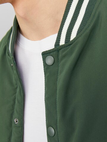 JACK & JONESPrijelazna jakna 'Warrior' - zelena boja