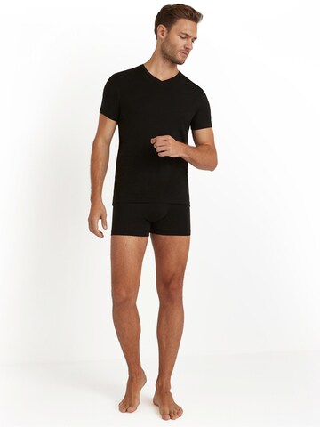 FALKE Undershirt in Black