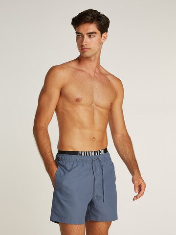 Pantaloncini da bagno di Calvin Klein Swimwear in grigio: frontale