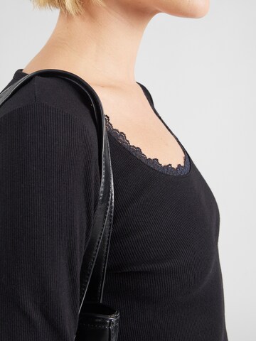 T-shirt 'Rosalie' ABOUT YOU en noir