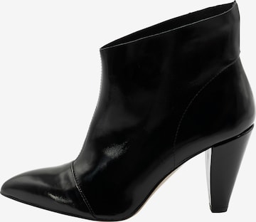 faina Booties in Black: front