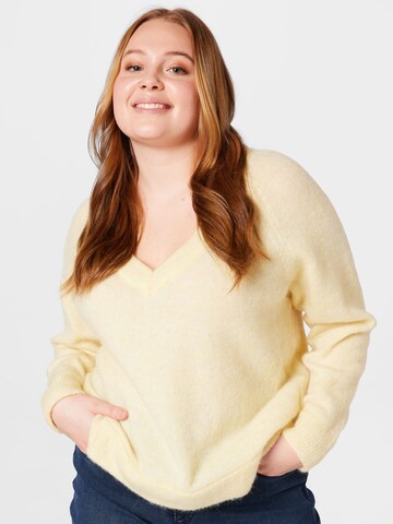 Selected Femme Curve Sweater 'Lulu' in Yellow: front