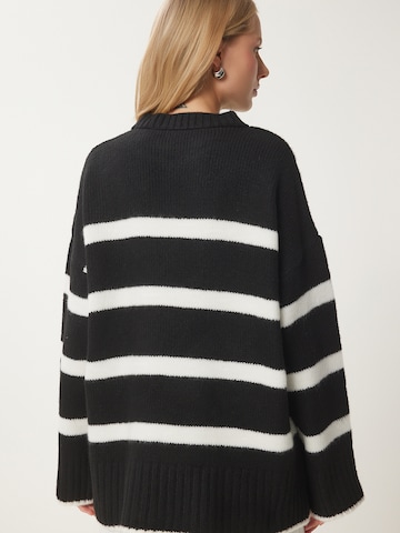 Happiness İstanbul Pullover in Schwarz