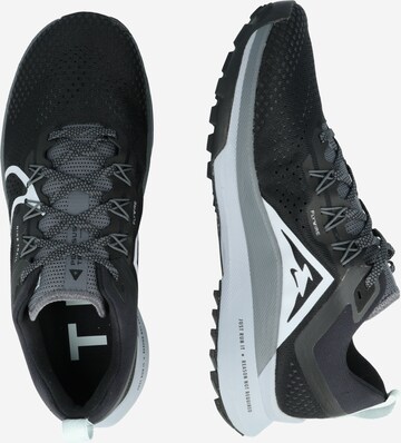 Chaussure de course 'React Pegasus Trail 4' NIKE en noir