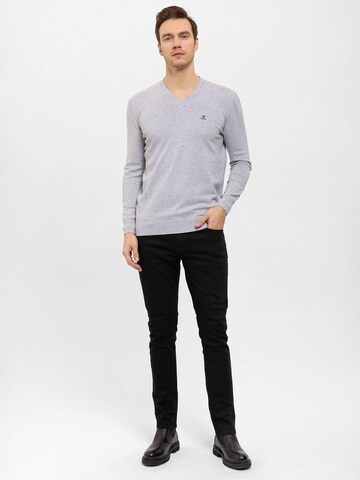 Pull-over Daniel Hills en gris