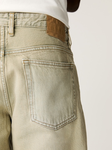 Pull&Bear Regular Jeans in Green