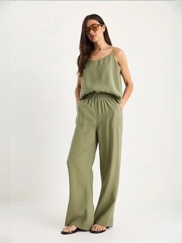 Completo pantalone di Bianco Lucci in verde