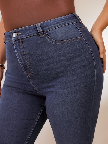 Skinny Jeggings di Friends Like These in blu