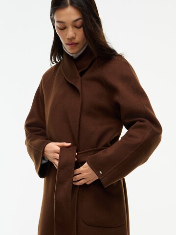 TOMMY HILFIGER Tussenmantel in Bruin