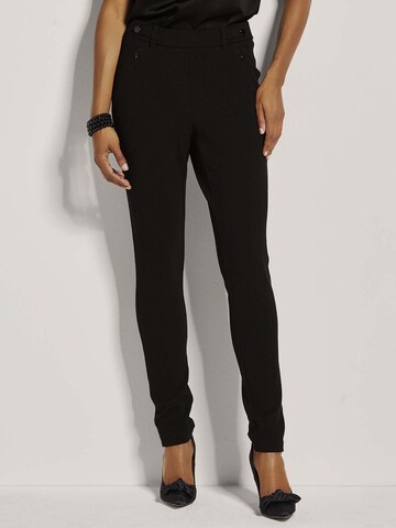 MADELEINE Slimfit Hose in Schwarz: Vorderseite