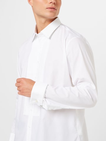 Coupe regular Chemise 'TUXEDO' Michael Kors en blanc