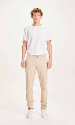 Coupe slim Pantalon chino 'Joe' KnowledgeCotton Apparel en beige : devant