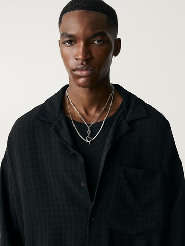 Pull&Bear Comfort Fit Košeľa - Čierna