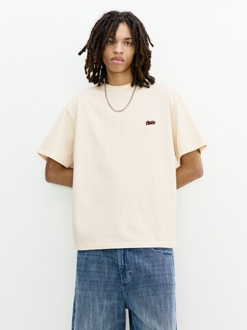 Fit confort T-Shirt 'STWD' Pull&Bear en beige : devant